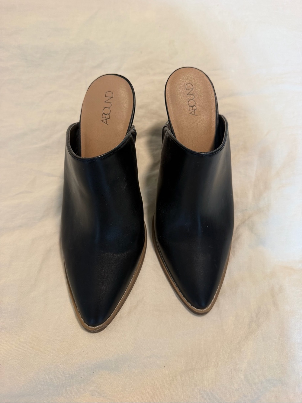 ABOUND Black Pointed Leather Mule Slides